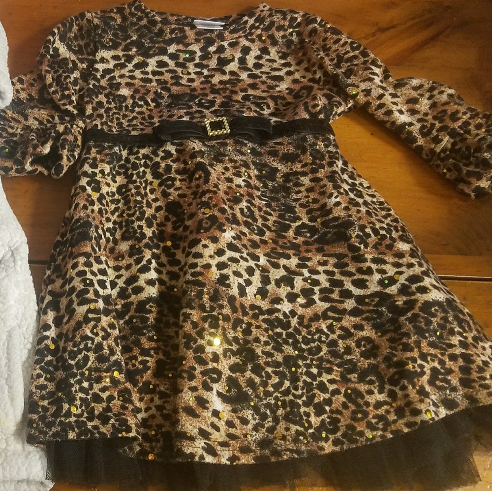 2t girls dress new with out tags